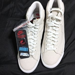 Nike stranger things shoes